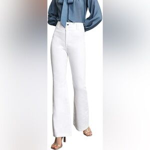 🤍HOST PICK BCBGMAXAZRIA NWOT White High Rise Flared Denim Jeans, Size 29